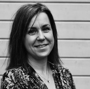 Porträtt av Maria Andersson, specialistsjuksköterska och terapeut inom taktil massage och samtal i Göteborg.